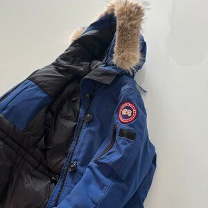 Canada Goose Montebello Slim Fit Down Parka with Genuine Fur Trim Pacific Blue